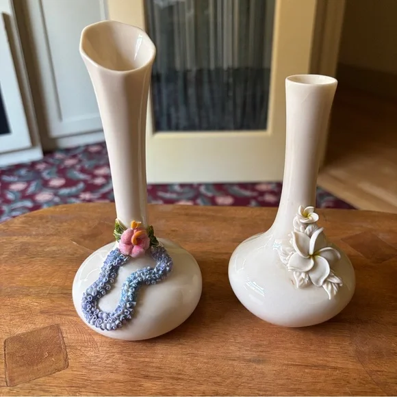 Vintage Dorothy Okumoto Signed Porcelain Bud Vase RARE Hand Painted Flowers - Picture 8 of 8